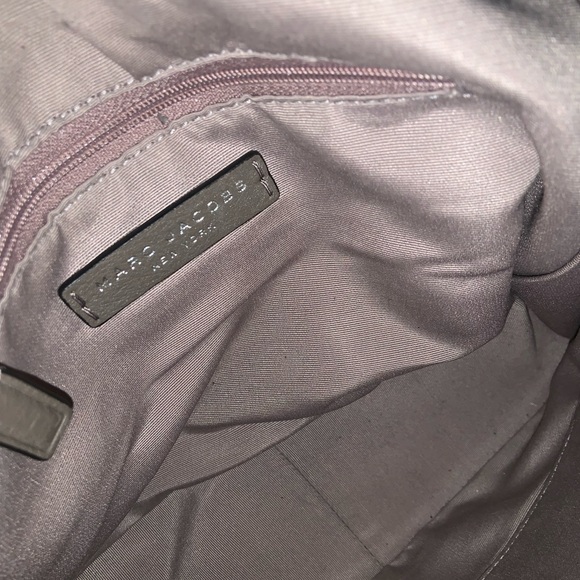 MARC JACOBS Gray leather handbag. - Picture 5 of 5